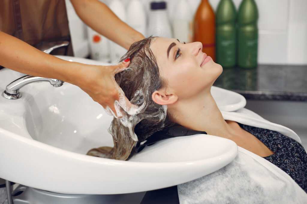 Top Ingredients to Look for in Shampoos Designed for Thinning Hair